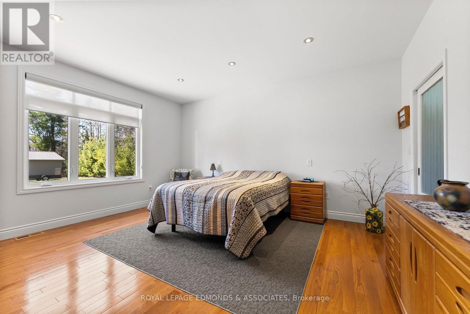 393 HAZLEY BAY DRIVE Image 19