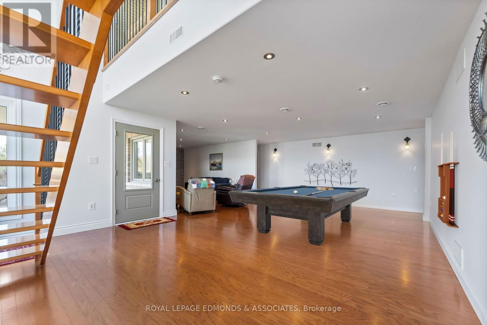 393 HAZLEY BAY DRIVE Image 23