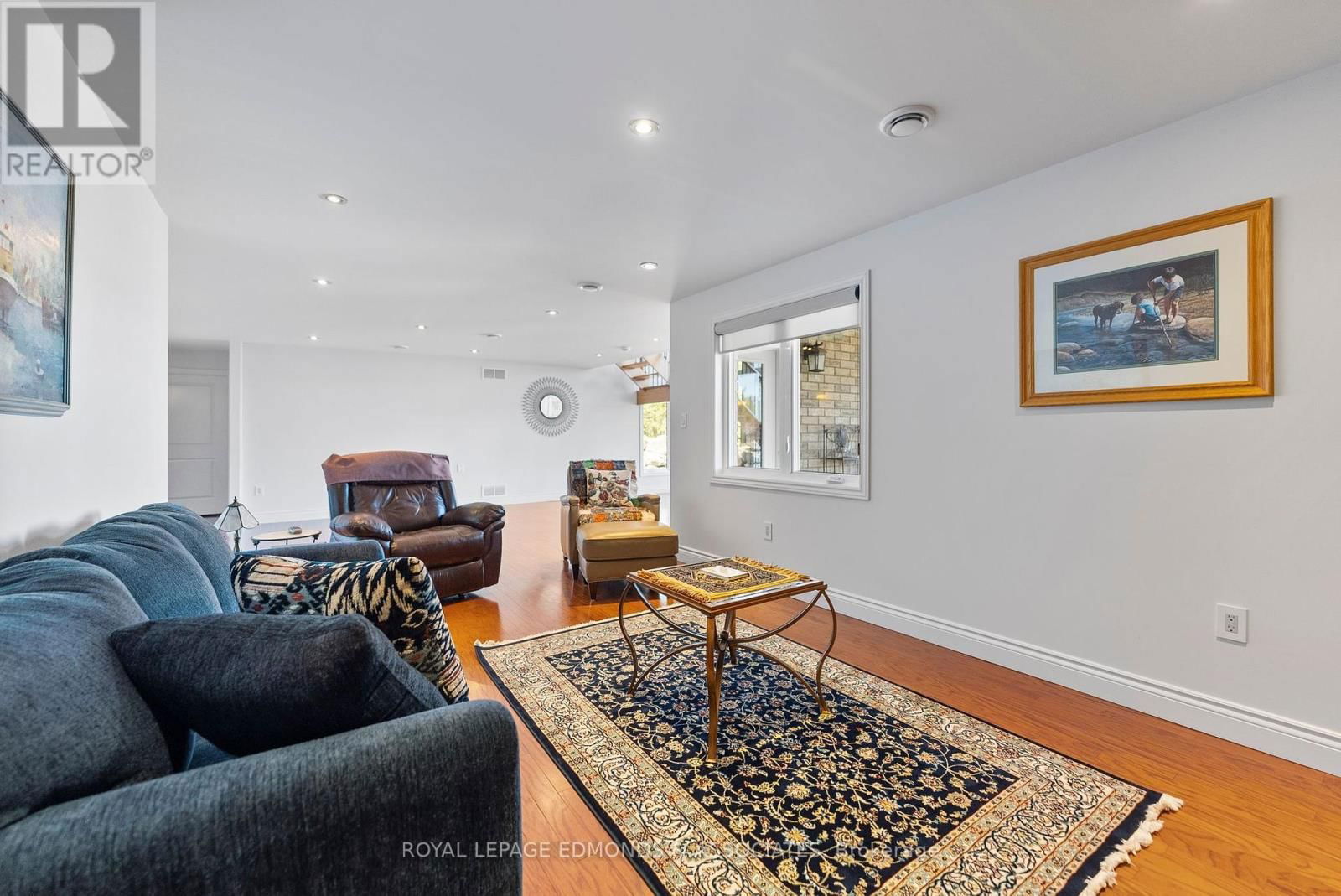 393 HAZLEY BAY DRIVE Image 27