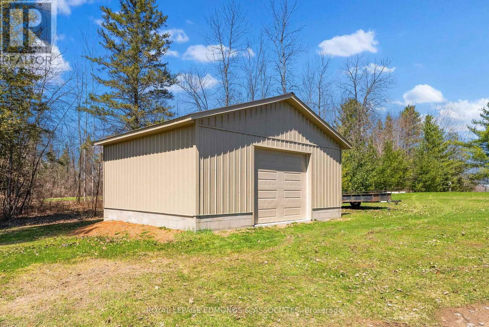 393 HAZLEY BAY DRIVE Image 33