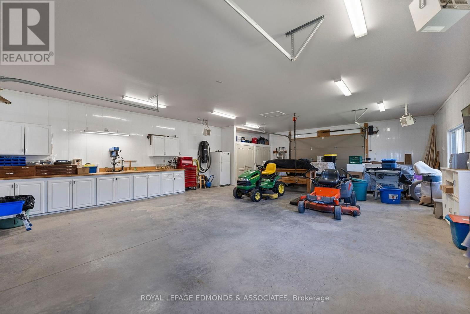 393 HAZLEY BAY DRIVE Image 37