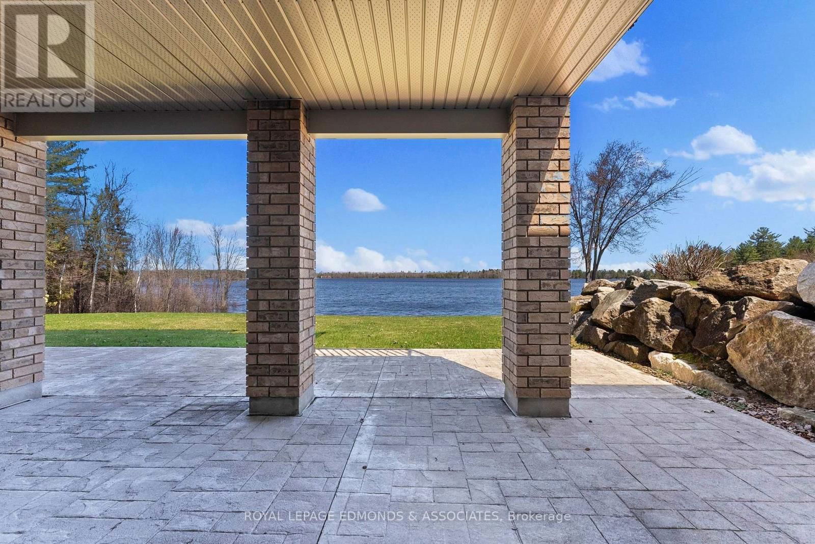 393 HAZLEY BAY DRIVE Image 40