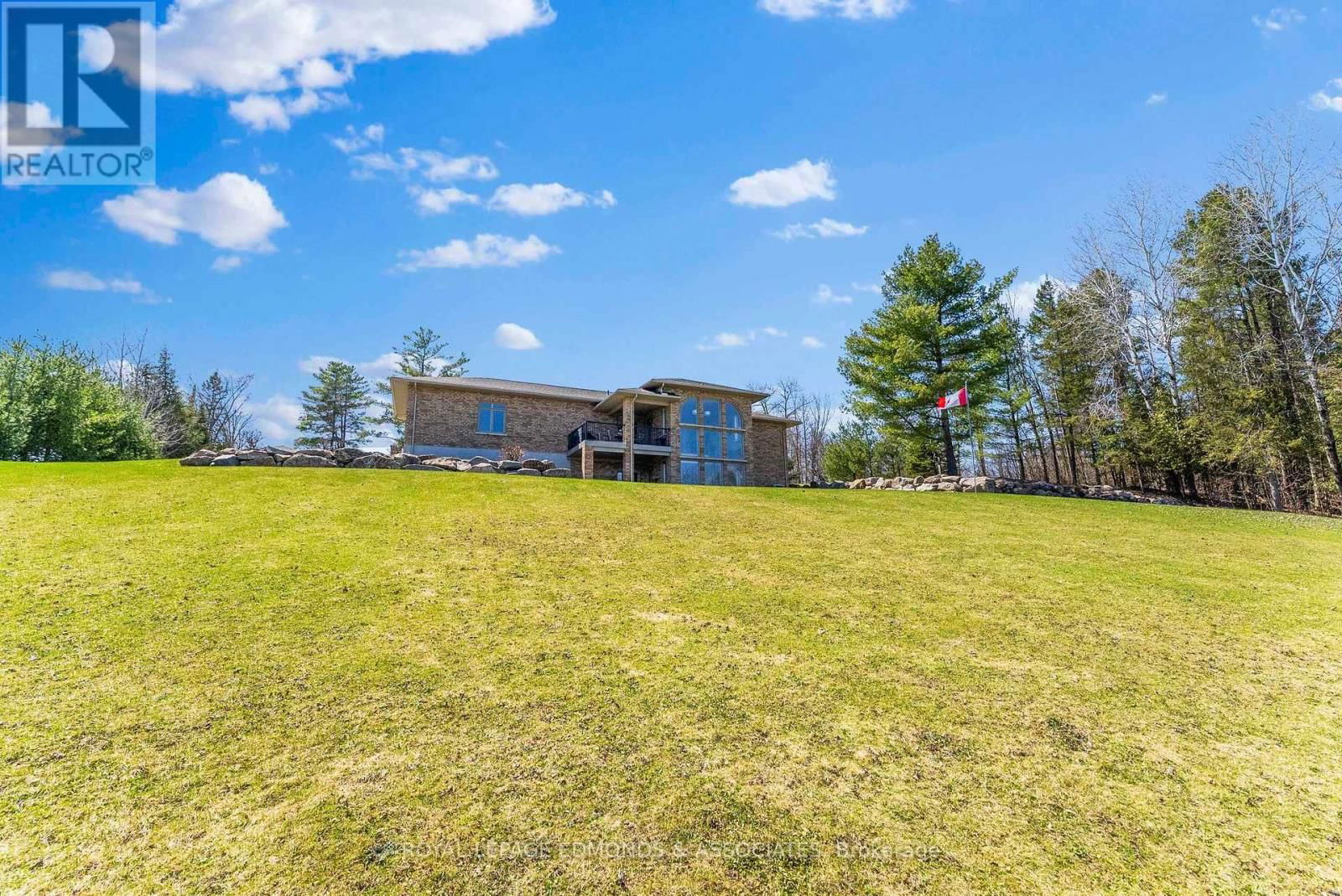 393 HAZLEY BAY DRIVE Image 45