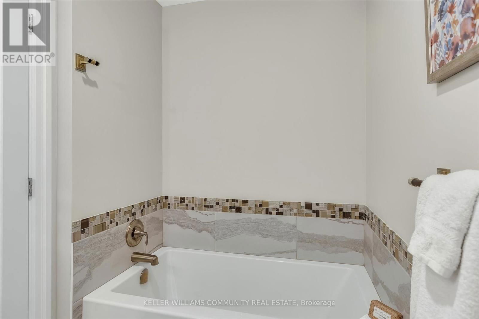 #5-699 WHITAKER STREET Image 17