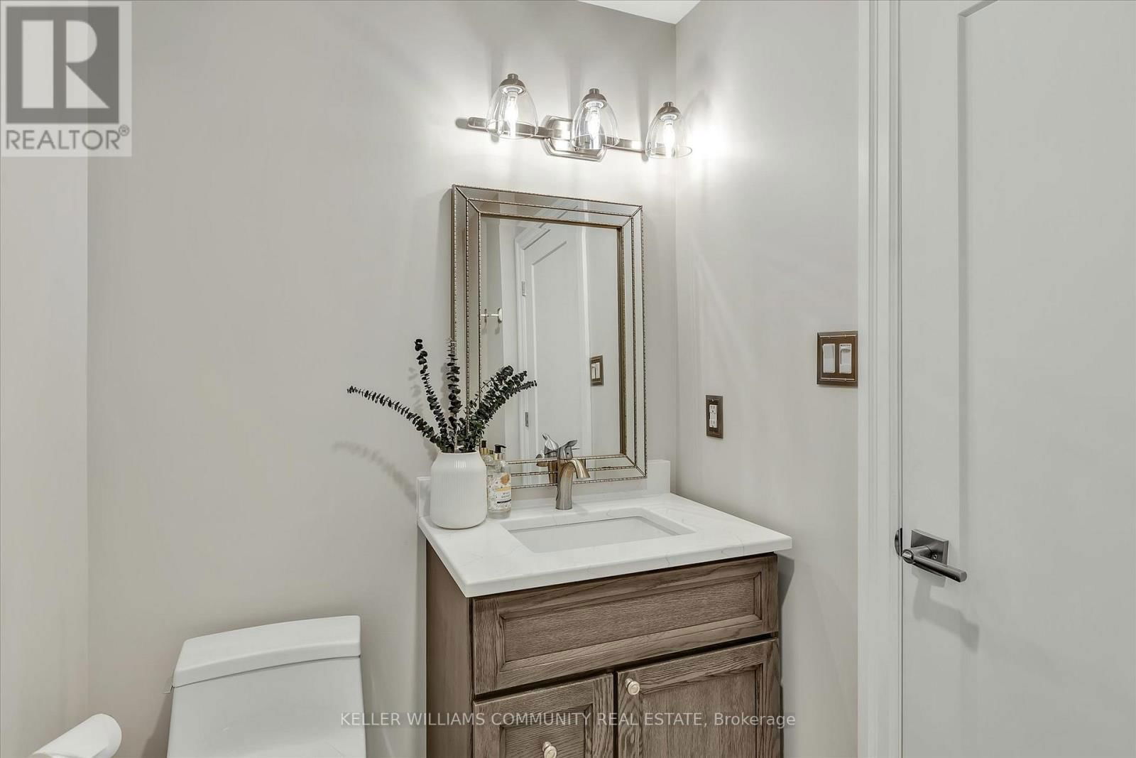 #5-699 WHITAKER STREET Image 18