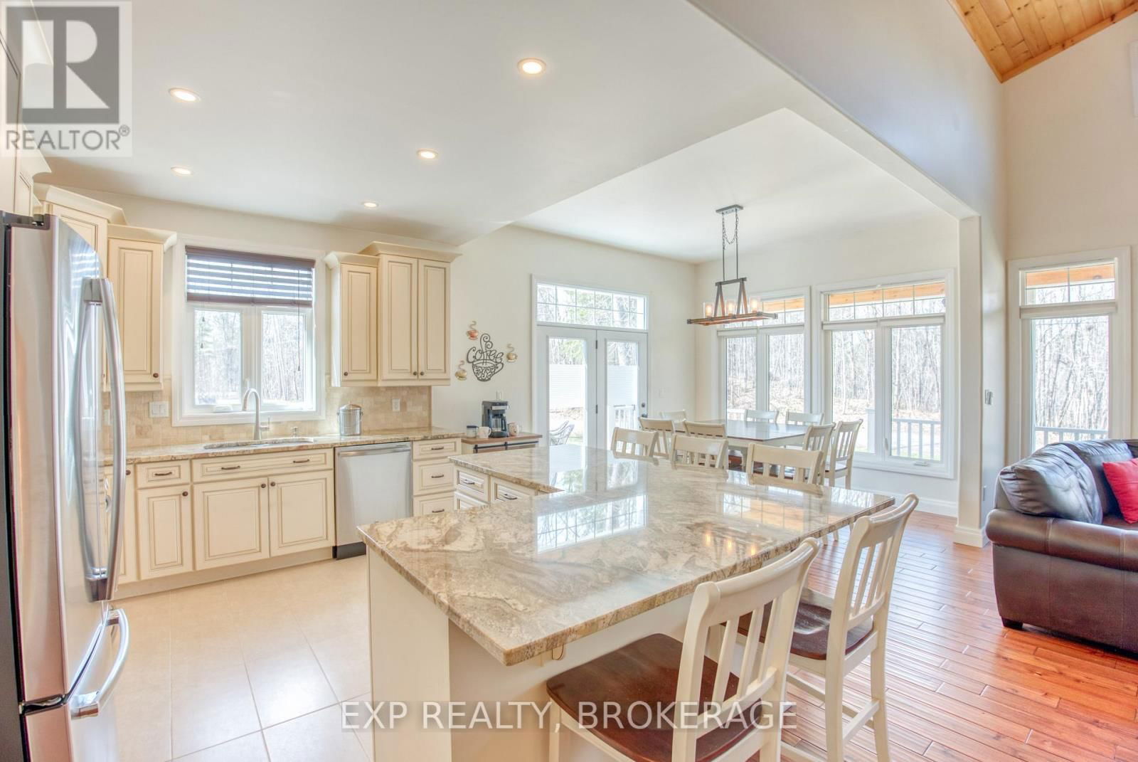 173 CASTLE ROCK LANE Image 14