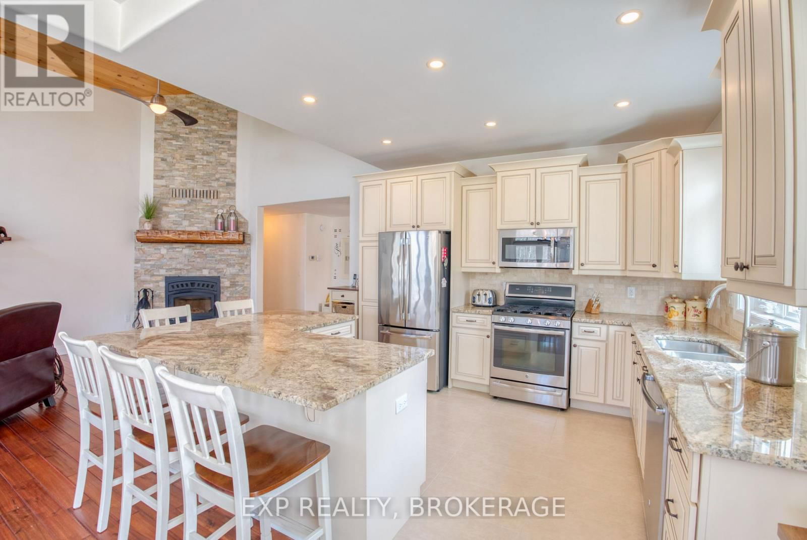 173 CASTLE ROCK LANE Image 15