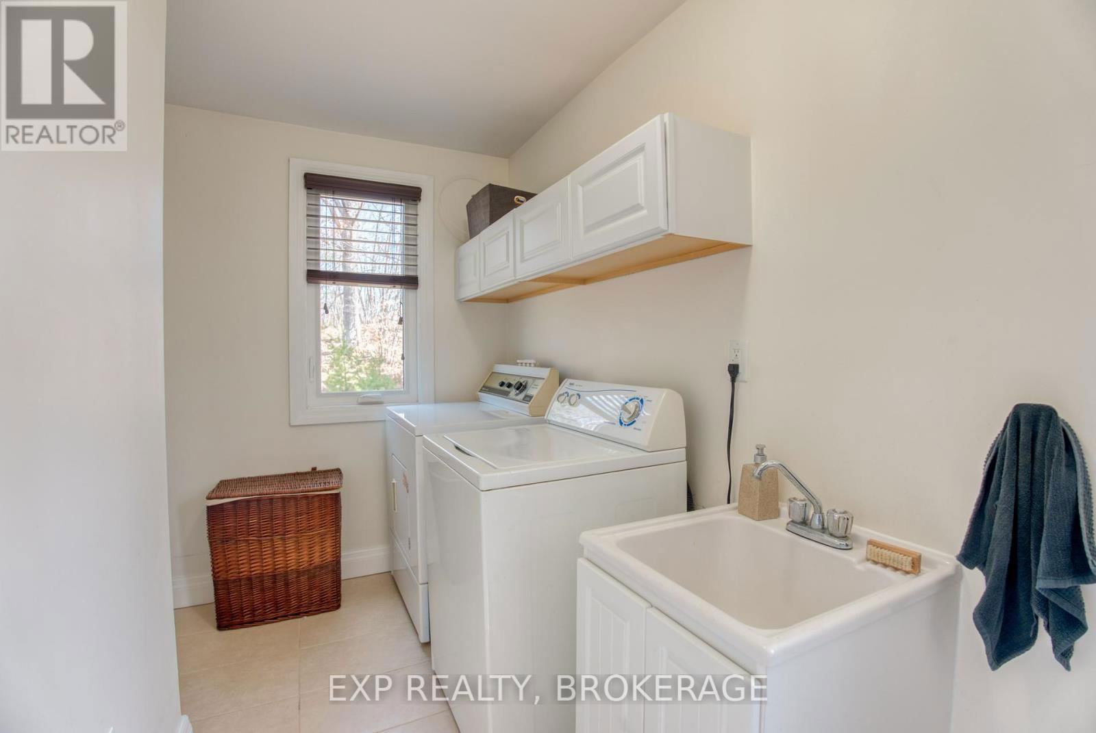 173 CASTLE ROCK LANE Image 27