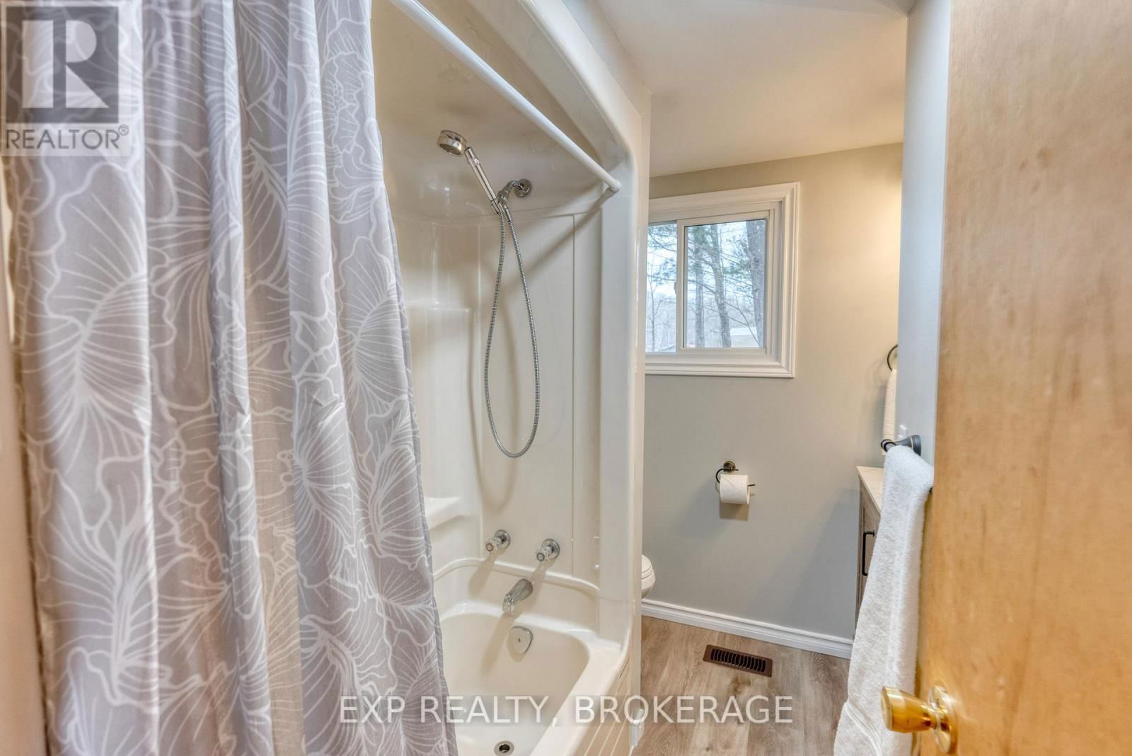 1040 TURNER WAY Image 25