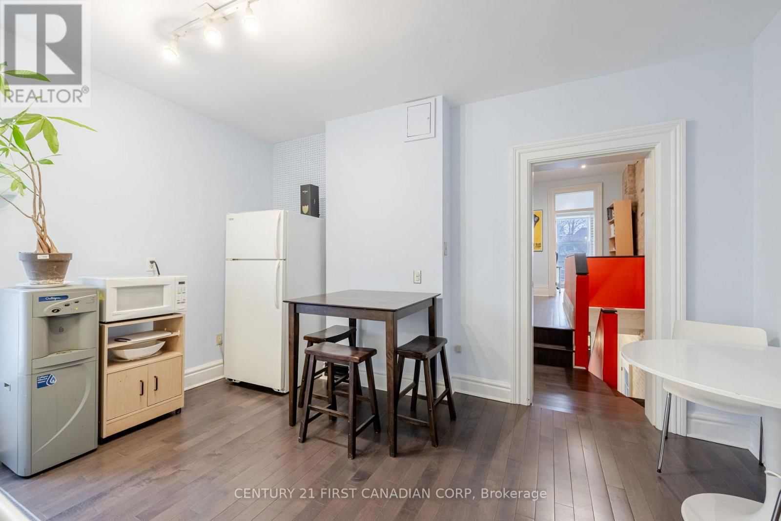 359 PRINCESS AVENUE Image 19