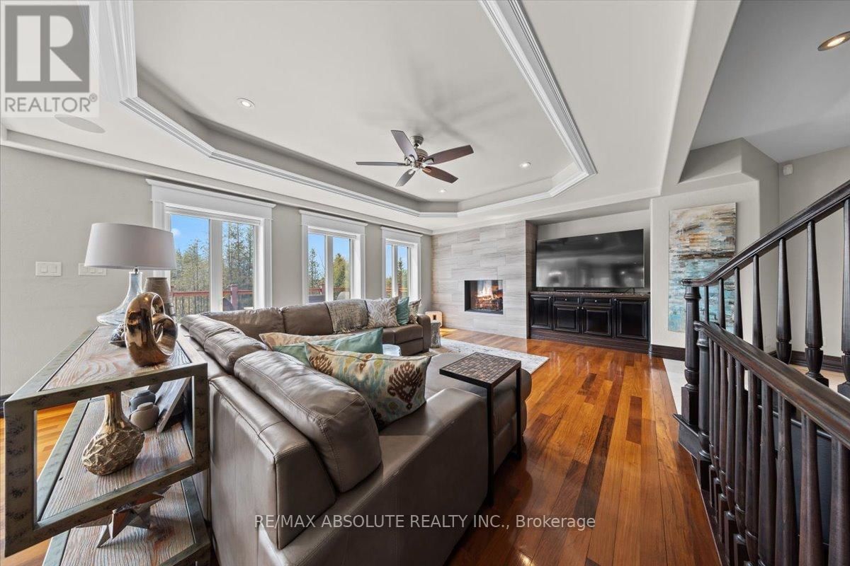 124 BILTMORE CRESCENT Image 18