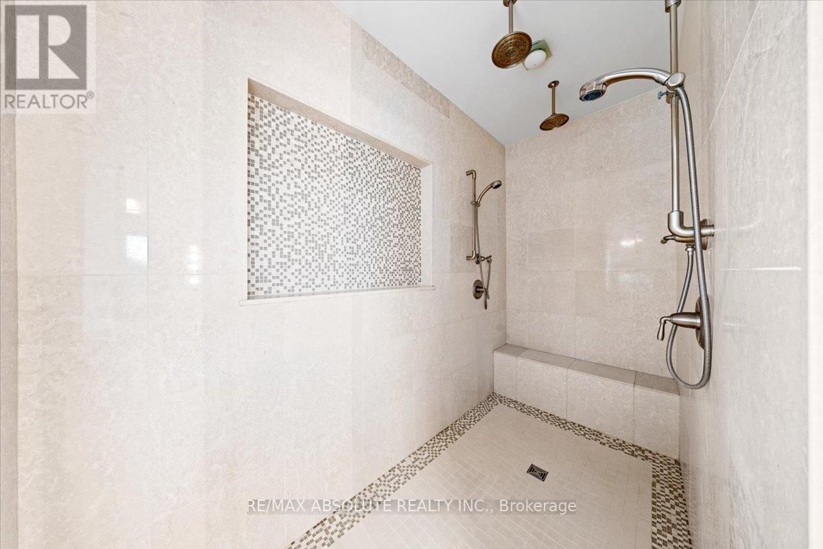 124 BILTMORE CRESCENT Image 29
