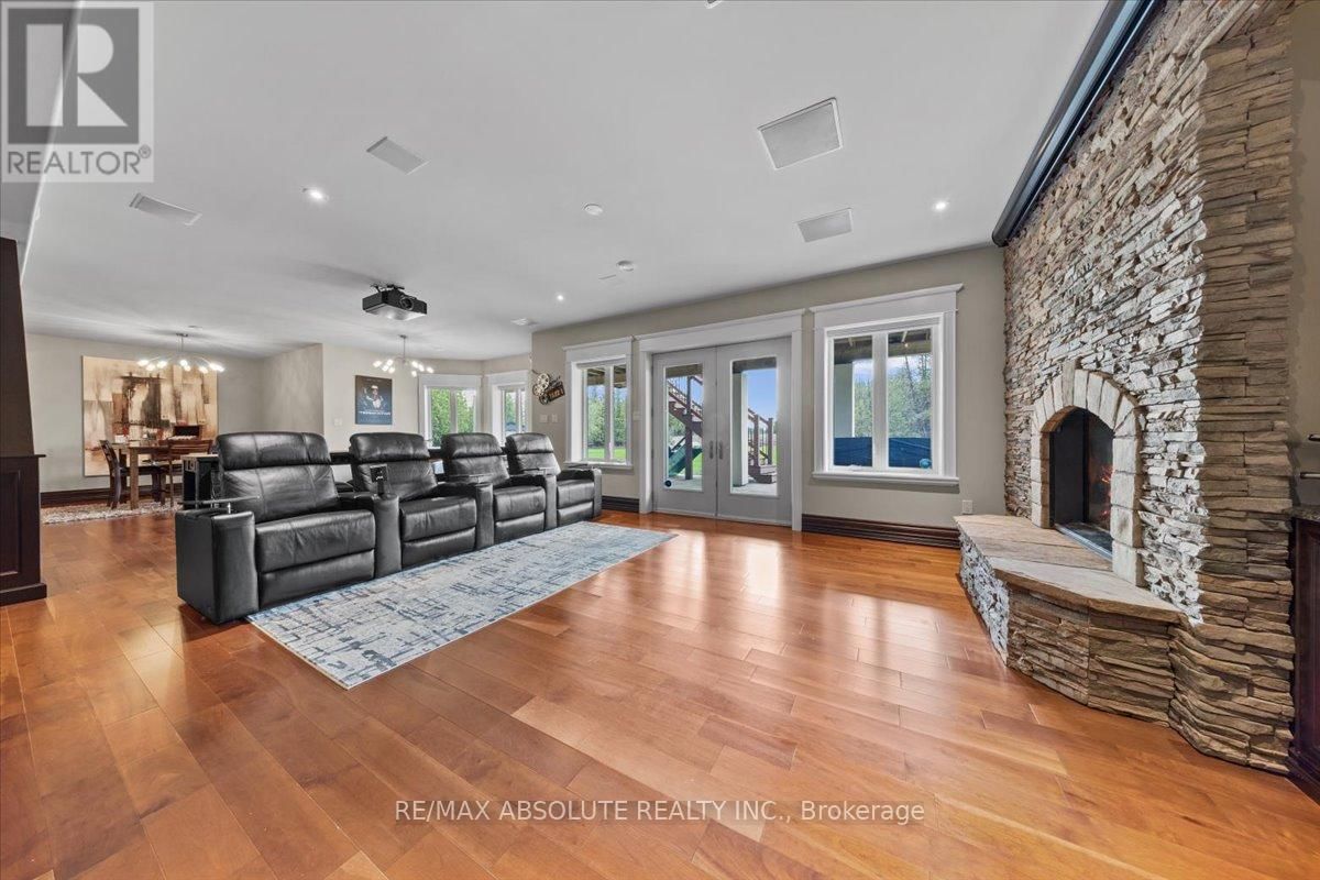 124 BILTMORE CRESCENT Image 38