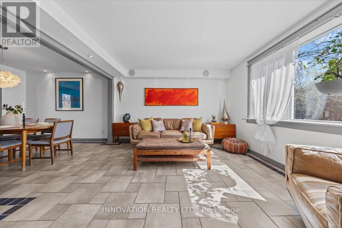 202 IVY CRESCENT Image 12