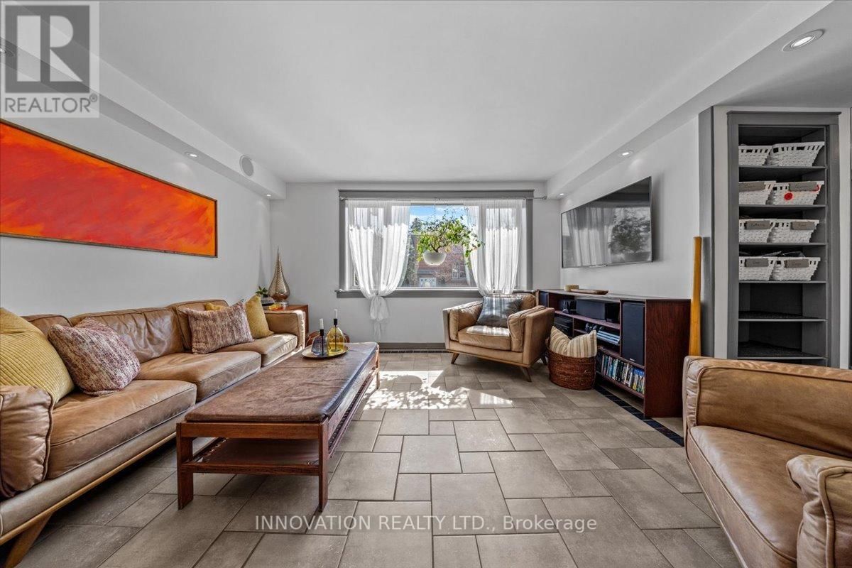 202 IVY CRESCENT Image 14