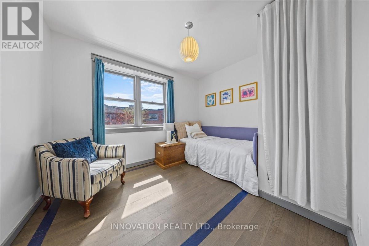 202 IVY CRESCENT Image 23