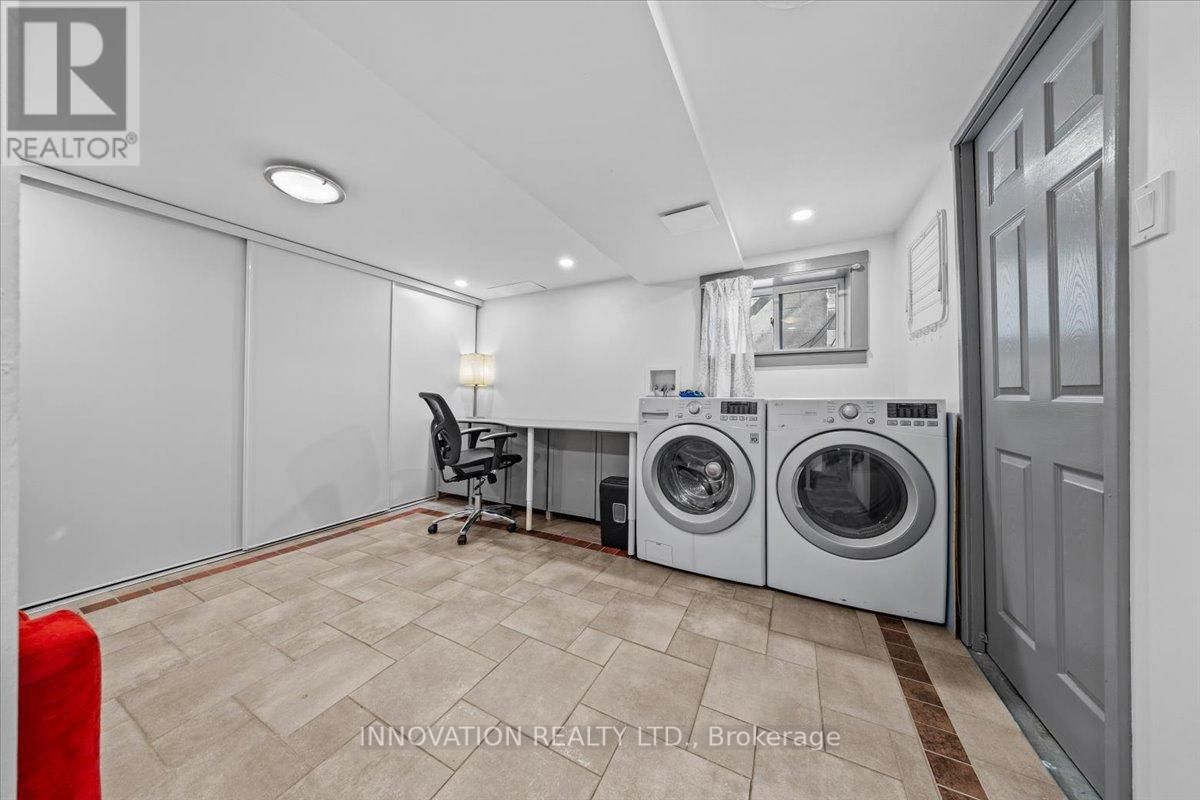 202 IVY CRESCENT Image 30