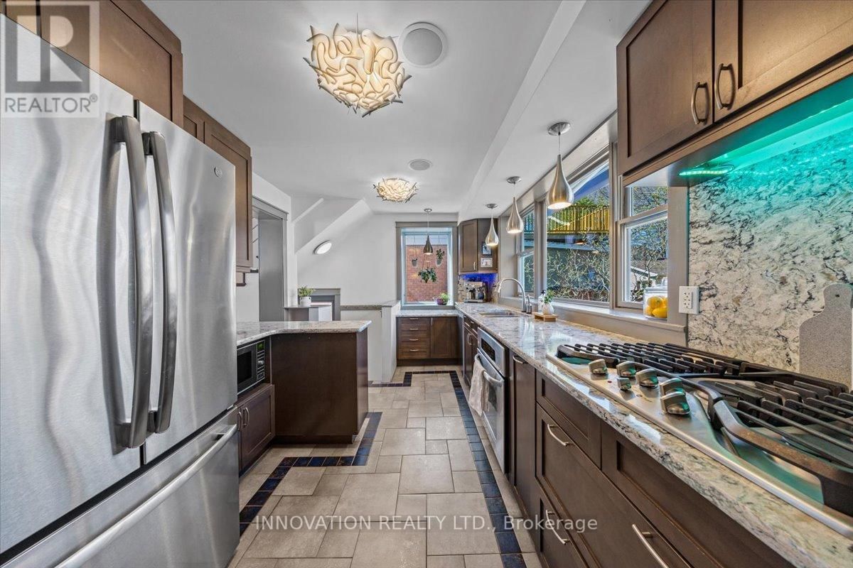 202 IVY CRESCENT Image 7