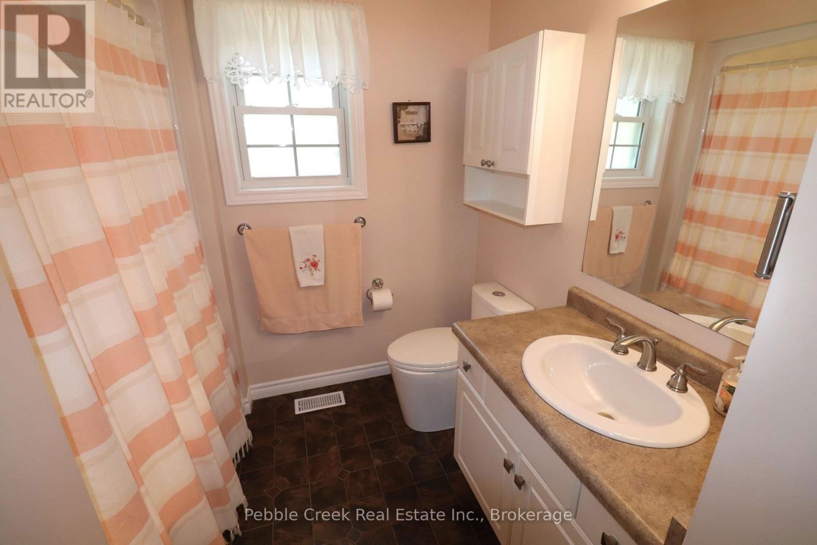 74 IROQUOIS LANE Image 30