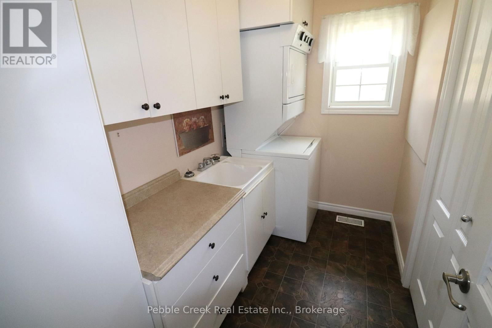 74 IROQUOIS LANE Image 31