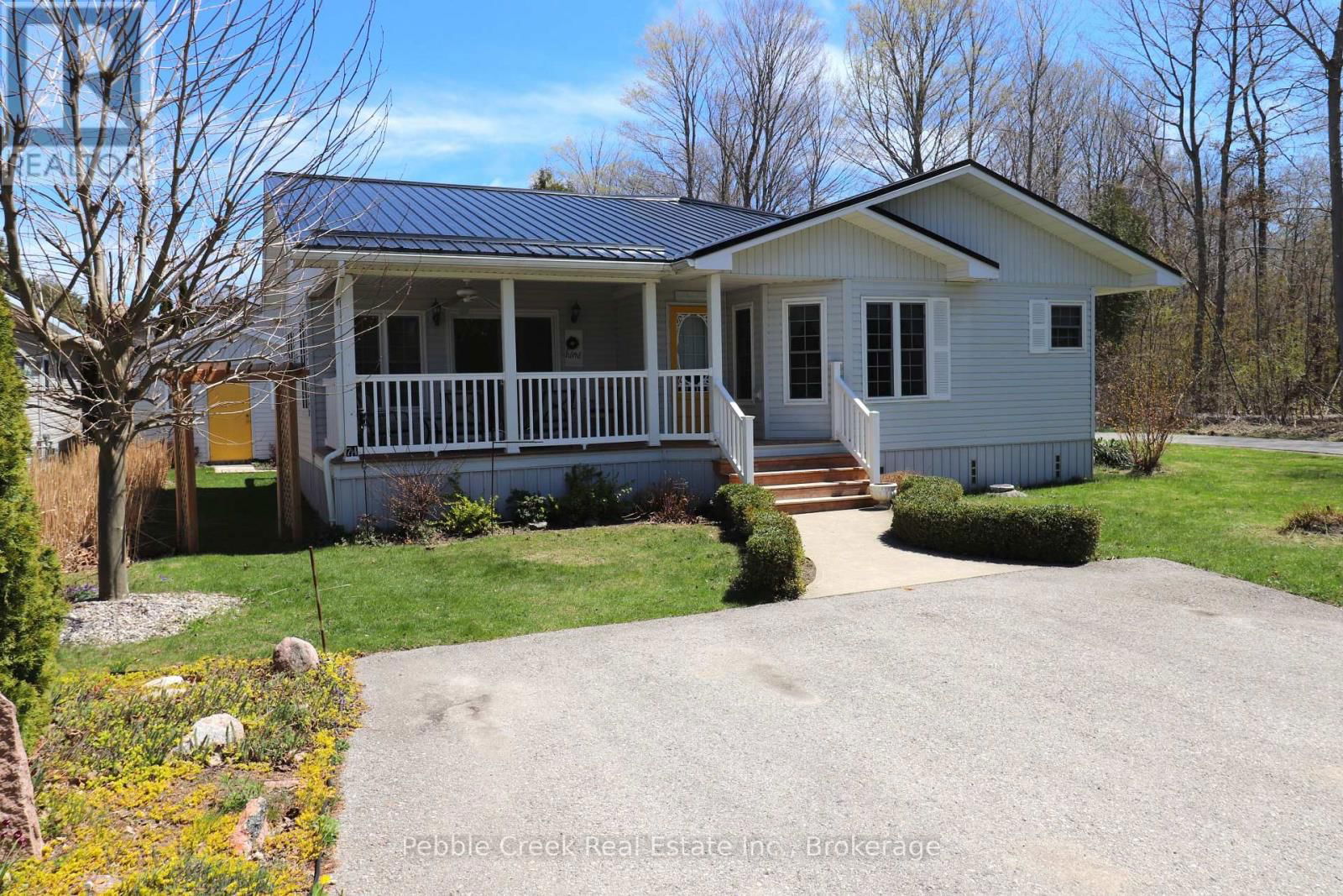 74 IROQUOIS LANE Image 32