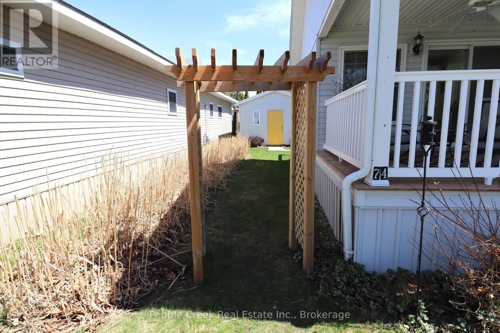 74 IROQUOIS LANE Image 33