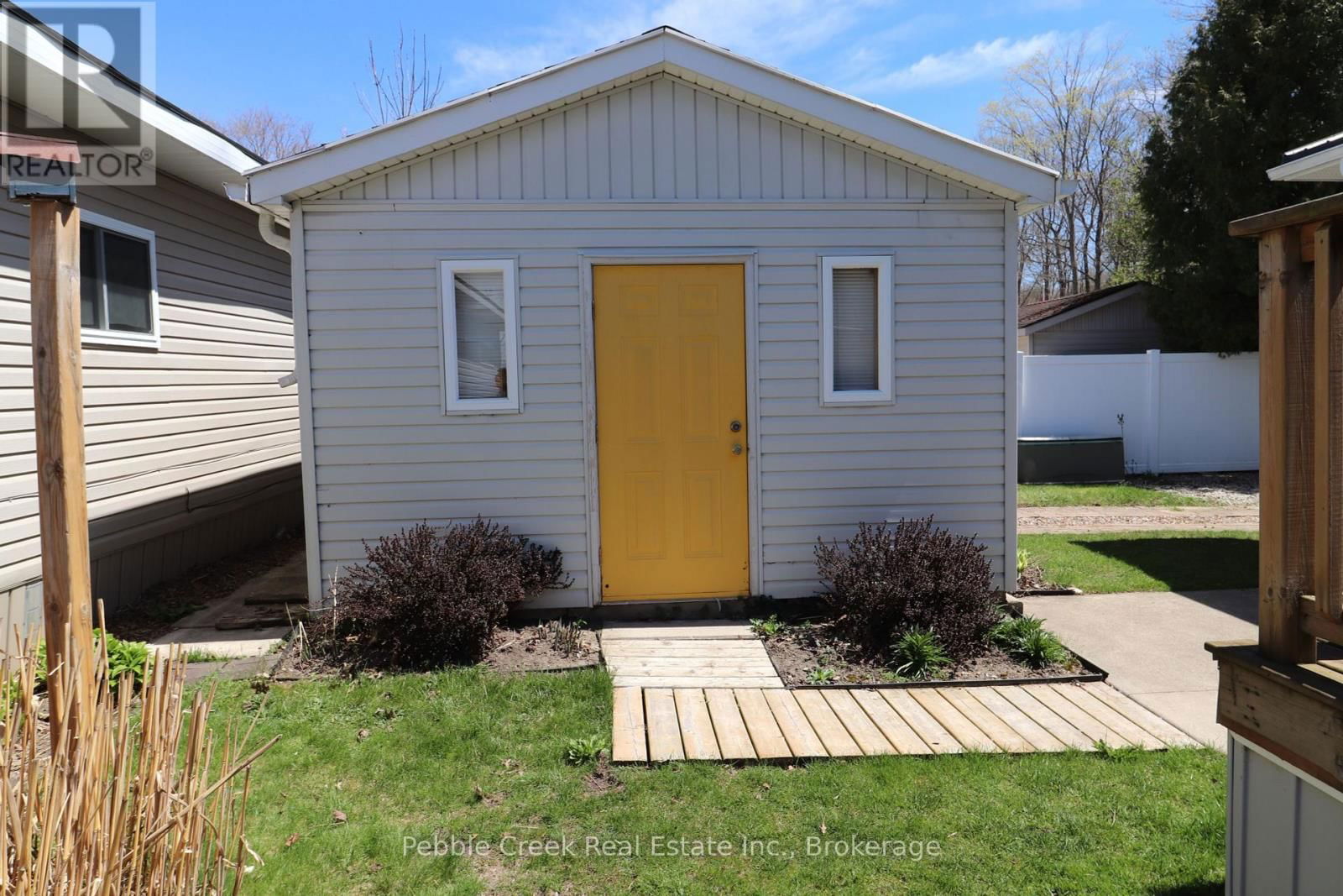 74 IROQUOIS LANE Image 34