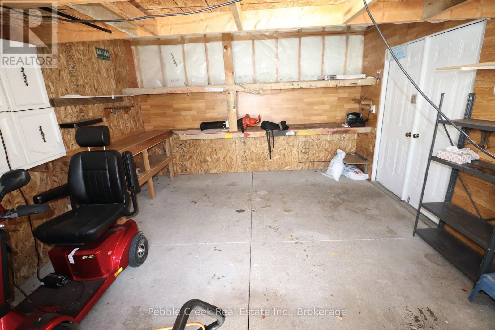 74 IROQUOIS LANE Image 35