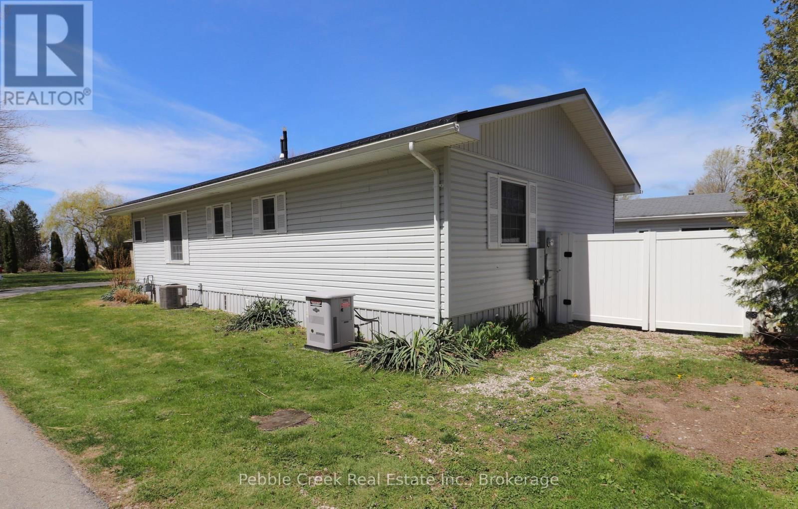 74 IROQUOIS LANE Image 39