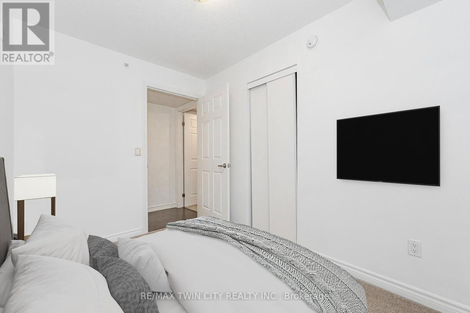 410 - 155 COMMONWEALTH STREET Image 27