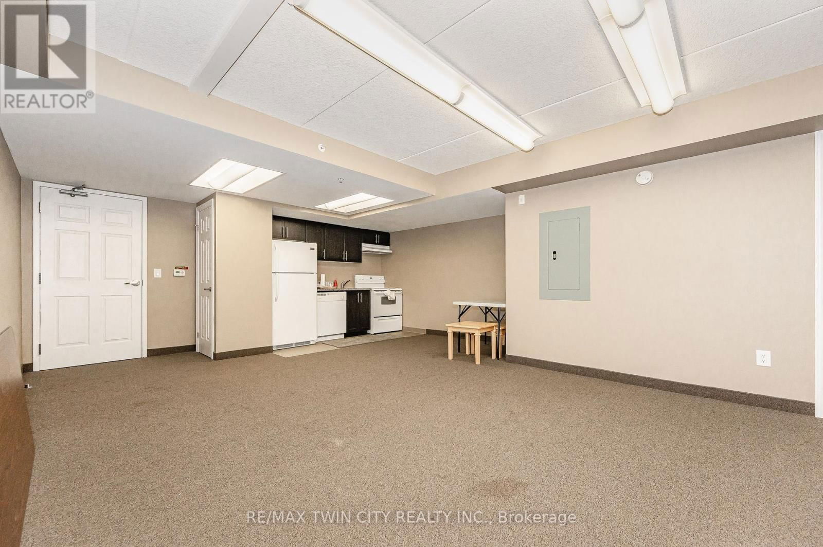 410 - 155 COMMONWEALTH STREET Image 31