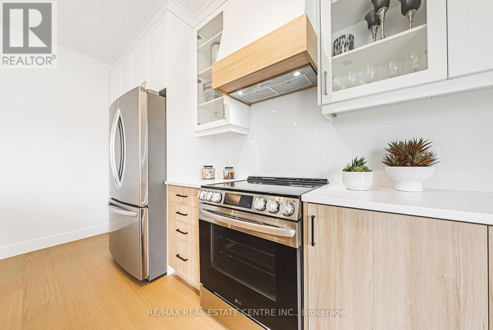 123 MAPLE STREET Image 10