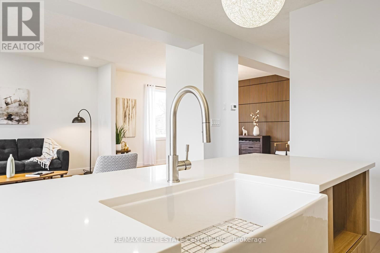 123 MAPLE STREET Image 12