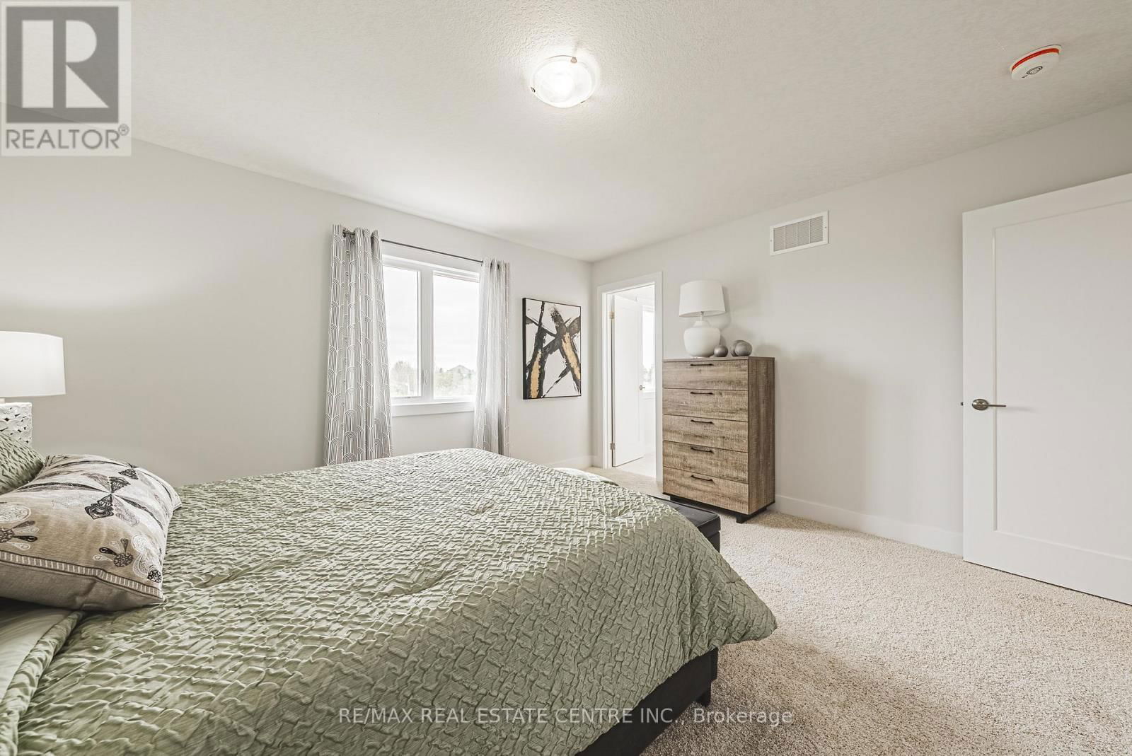 123 MAPLE STREET Image 27