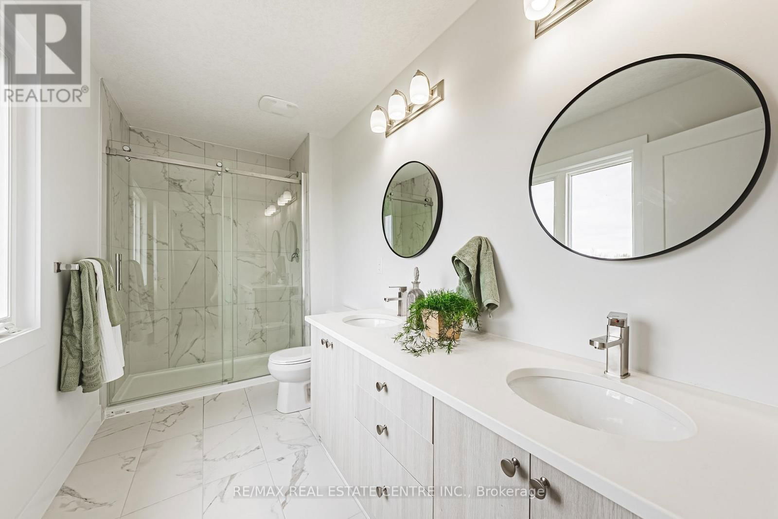 123 MAPLE STREET Image 28