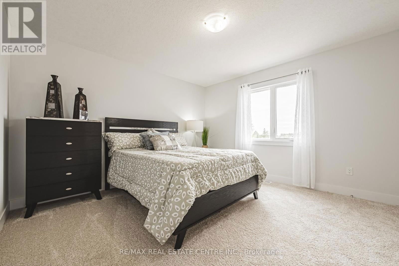 123 MAPLE STREET Image 31