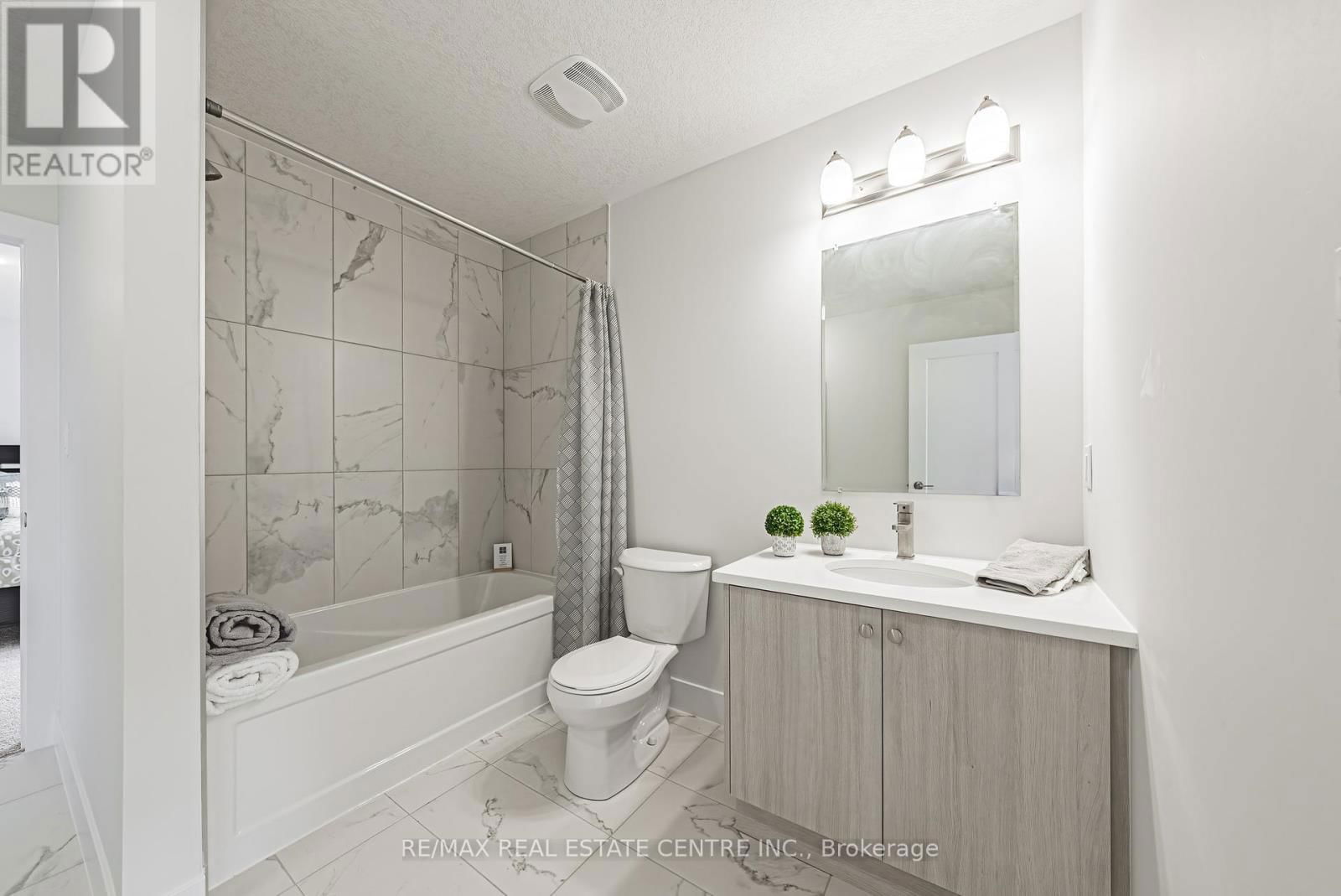 123 MAPLE STREET Image 32