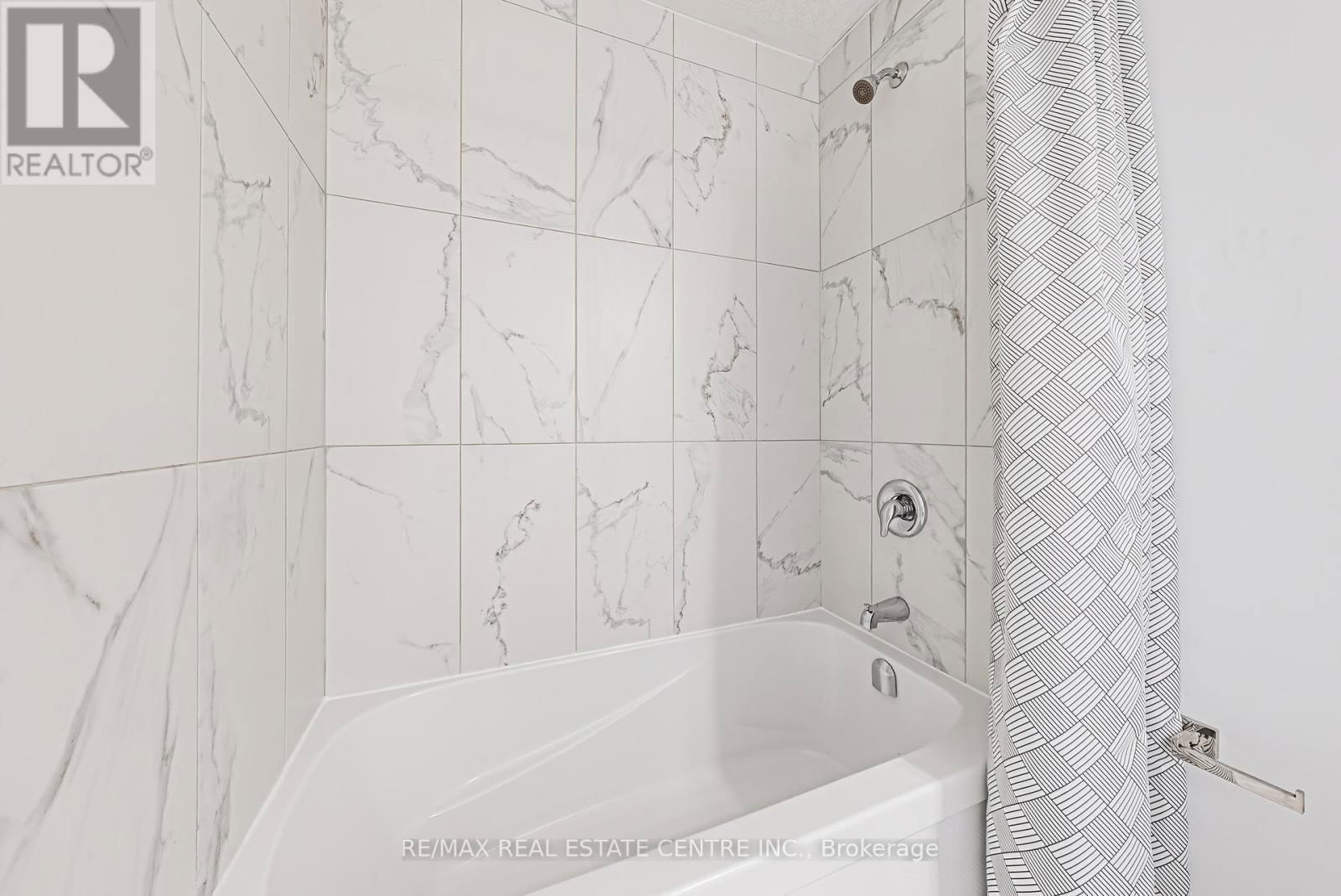 123 MAPLE STREET Image 35