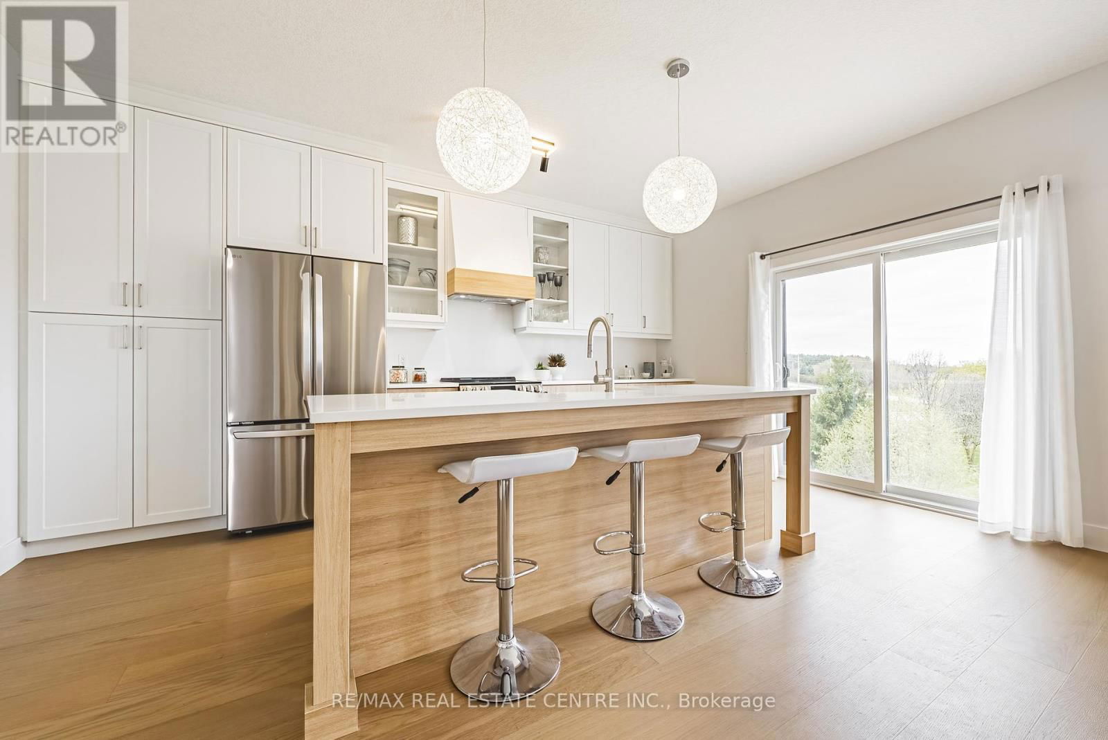 123 MAPLE STREET Image 6