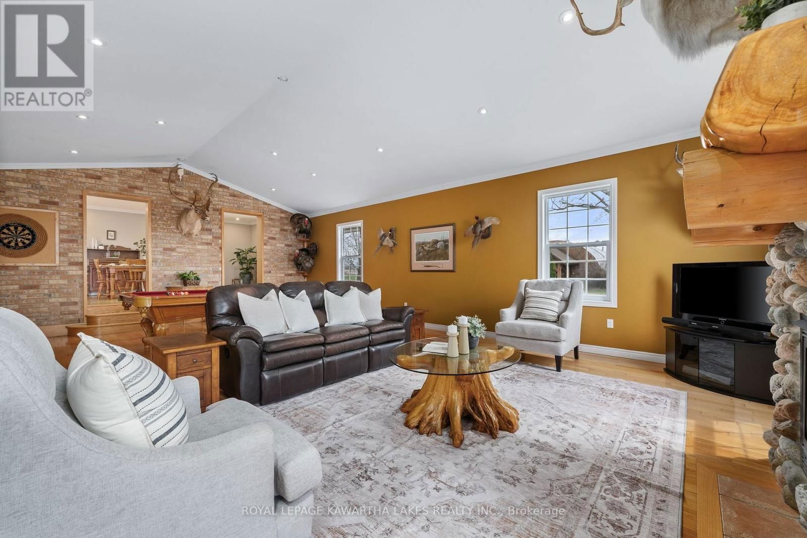 890 WOODVILLE ROAD Image 31