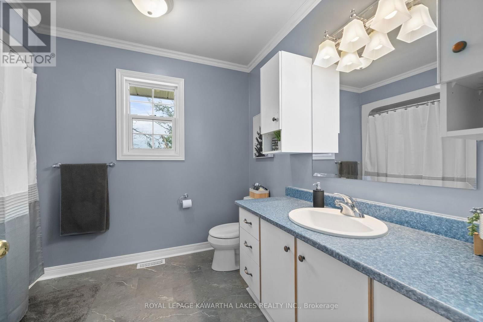 890 WOODVILLE ROAD Image 40