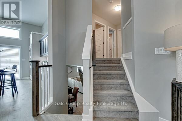 9 CLOVER CIRCLE Image 11