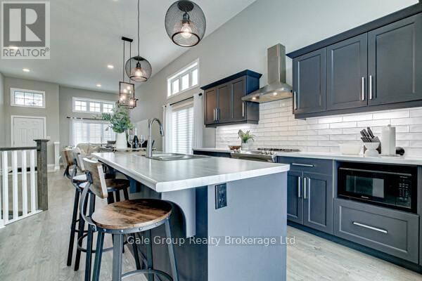 9 CLOVER CIRCLE Image 9
