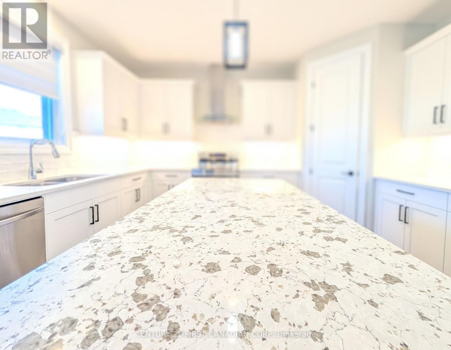 135 ASPEN CIRCLE Image 16