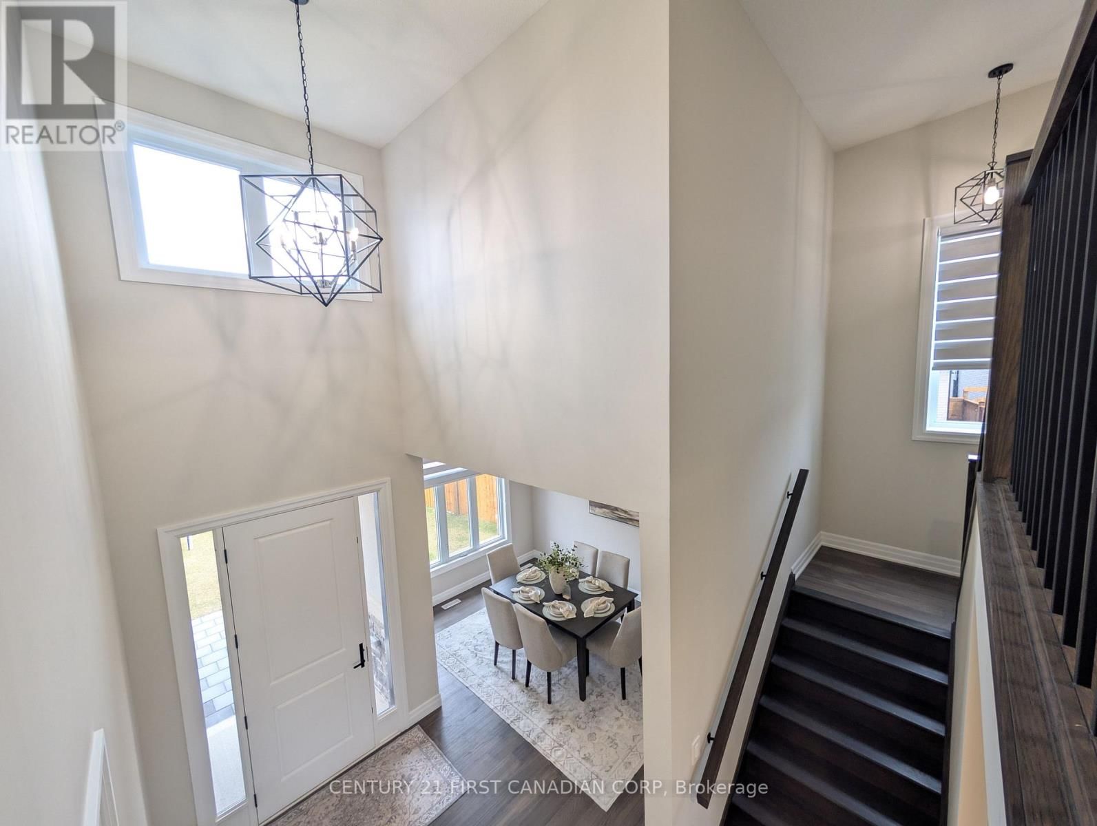 135 ASPEN CIRCLE Image 22