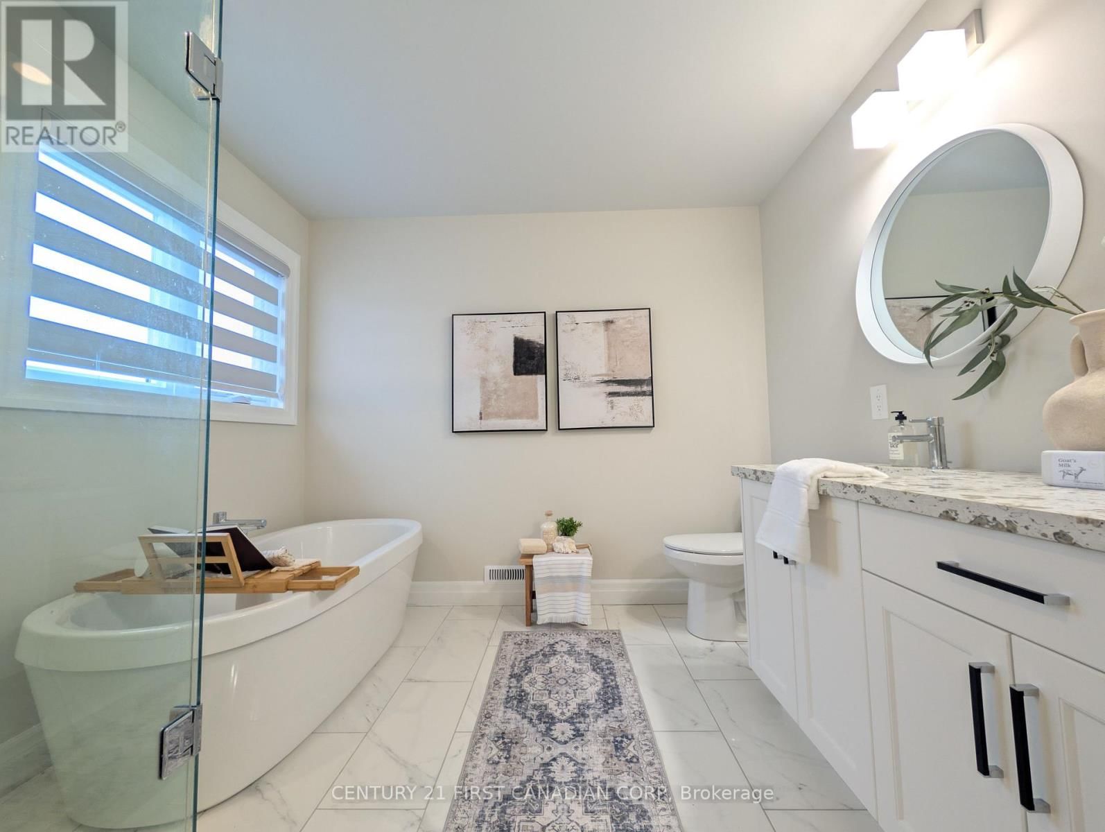 135 ASPEN CIRCLE Image 26