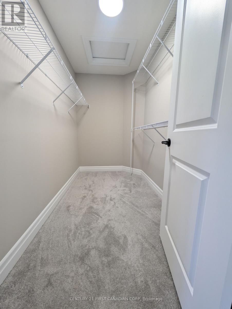 135 ASPEN CIRCLE Image 28