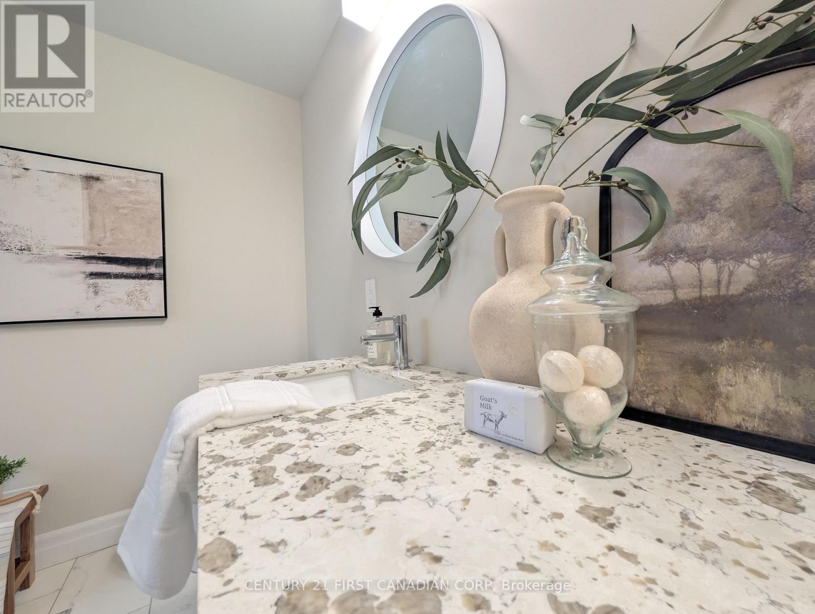 135 ASPEN CIRCLE Image 29