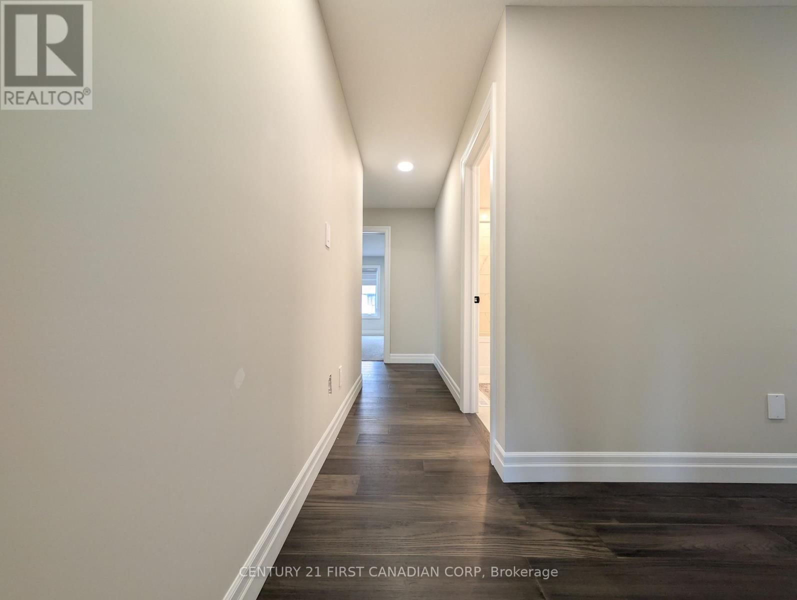 135 ASPEN CIRCLE Image 30