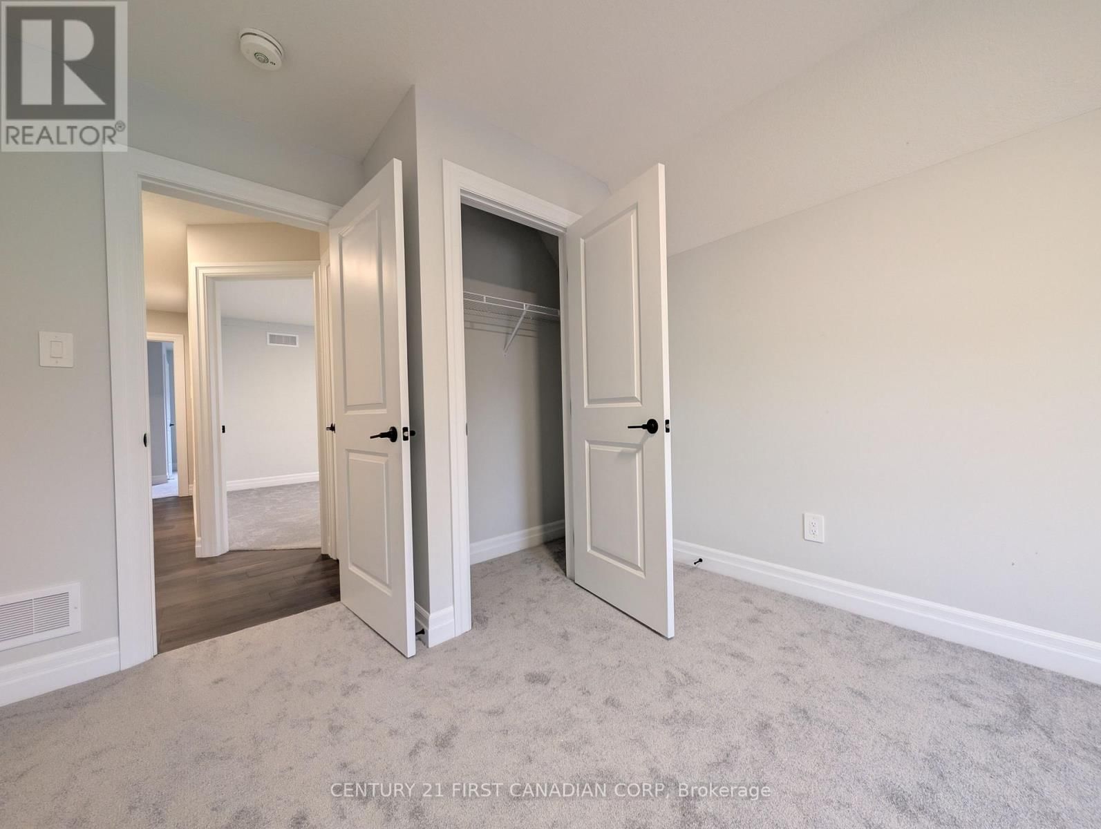 135 ASPEN CIRCLE Image 33